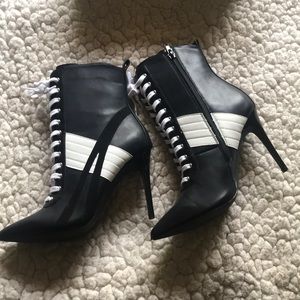 Harley Quinn Style Boot